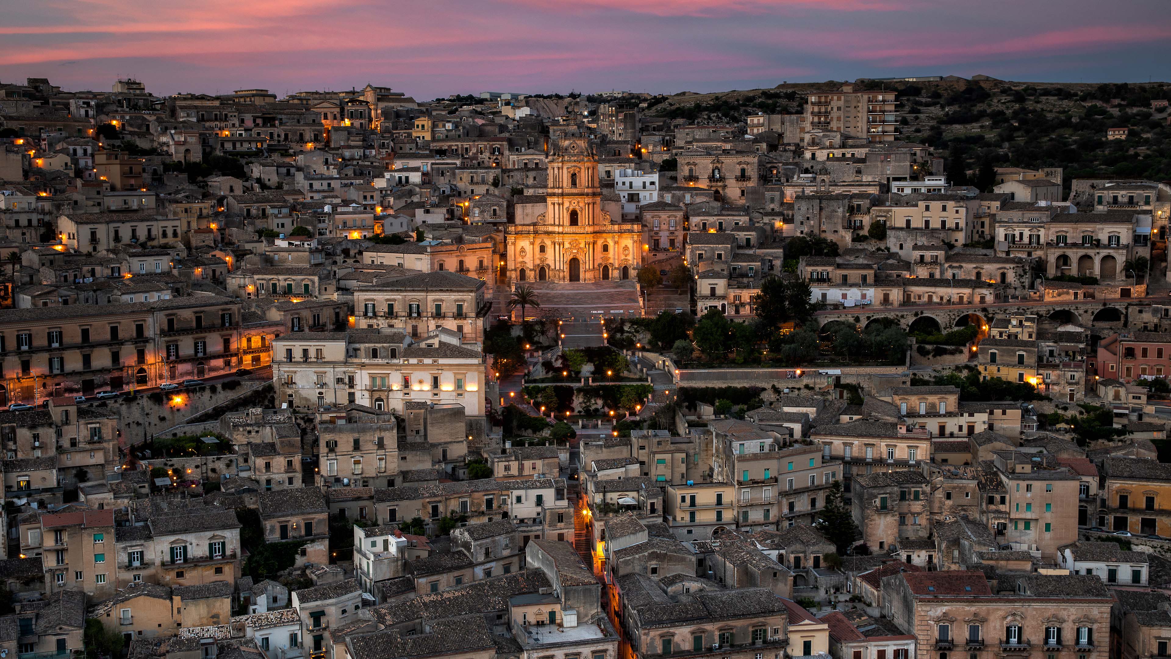 Jalan Kaki di Kota Tua: Menemukan Ritme